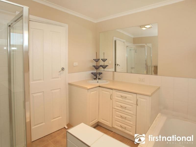 60 Edebohls Road, Narre Warren East VIC 3804