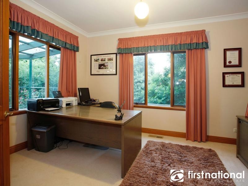 21 Lansell Close, Narre Warren South VIC 3805