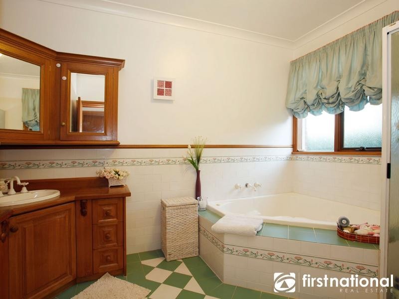 21 Lansell Close, Narre Warren South VIC 3805