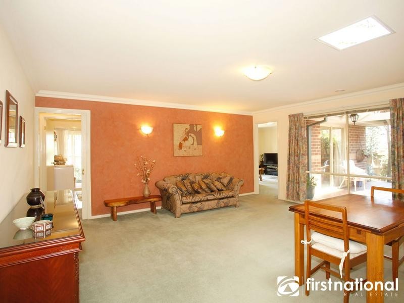 9 Whisken Way, Berwick VIC 3806