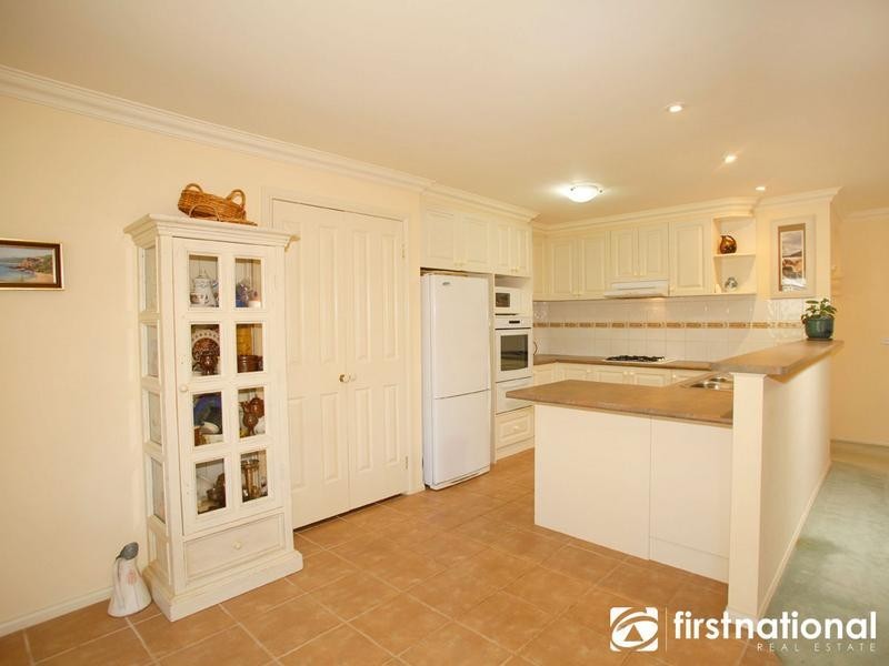 9 Whisken Way, Berwick VIC 3806