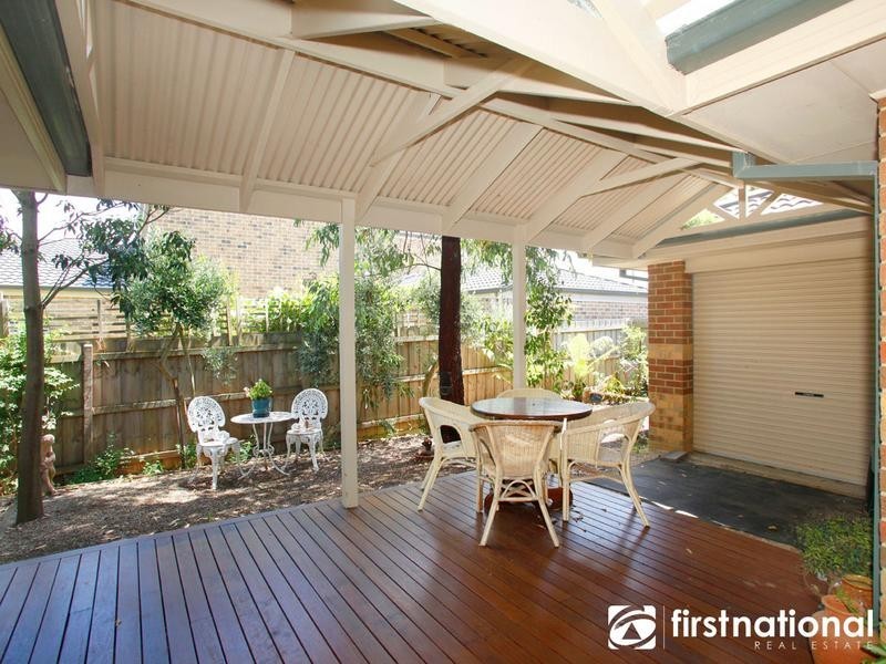 9 Whisken Way, Berwick VIC 3806