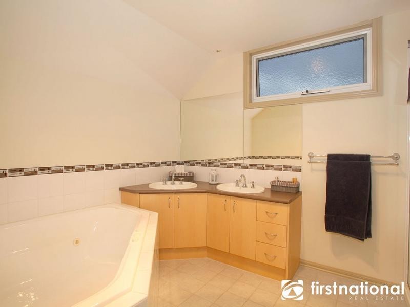 1-3 Wembley Drive, Berwick VIC 3806