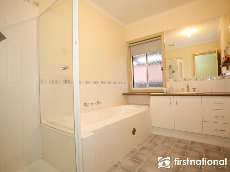 1-3 Wembley Drive, Berwick VIC 3806