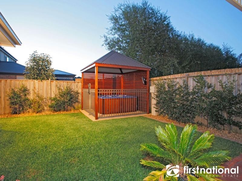 15 Eucumbene Drive, Berwick VIC 3806