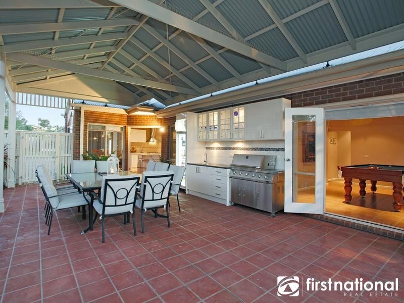 15 Eucumbene Drive, Berwick VIC 3806