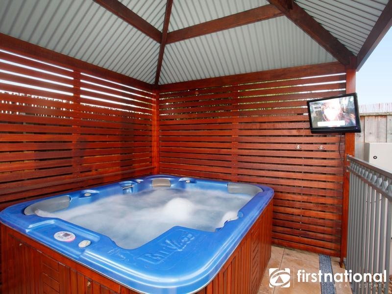 15 Eucumbene Drive, Berwick VIC 3806