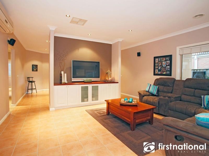 15 Eucumbene Drive, Berwick VIC 3806