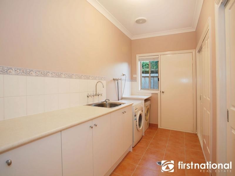 15 Eucumbene Drive, Berwick VIC 3806