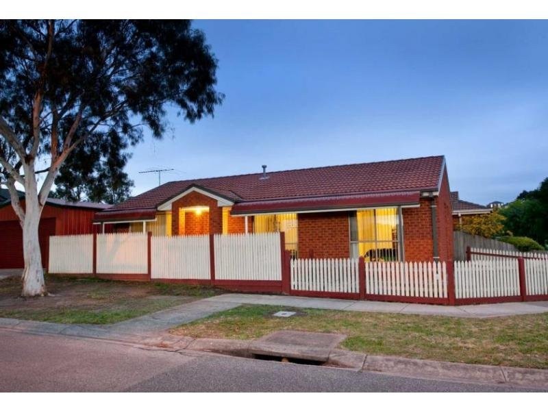2 Tambo Way, Berwick VIC 3806
