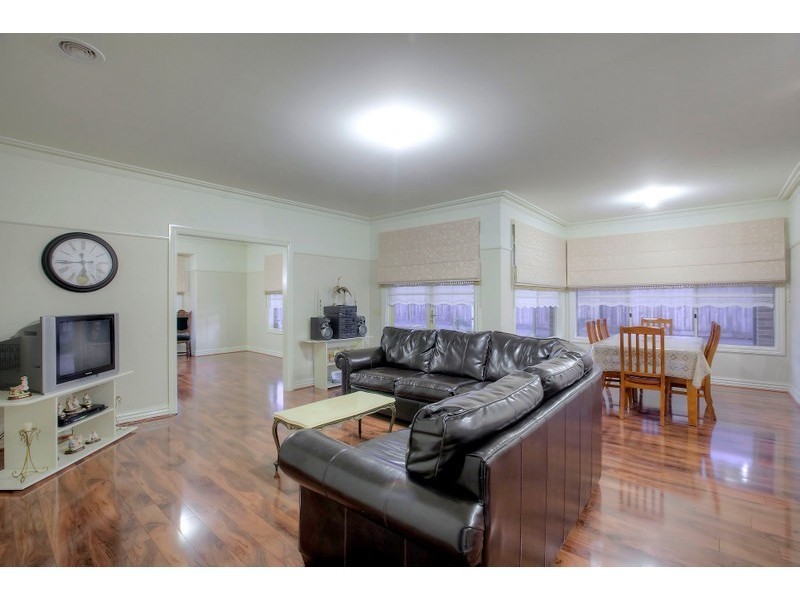 14 Grand Manor Drive, Berwick VIC 3806