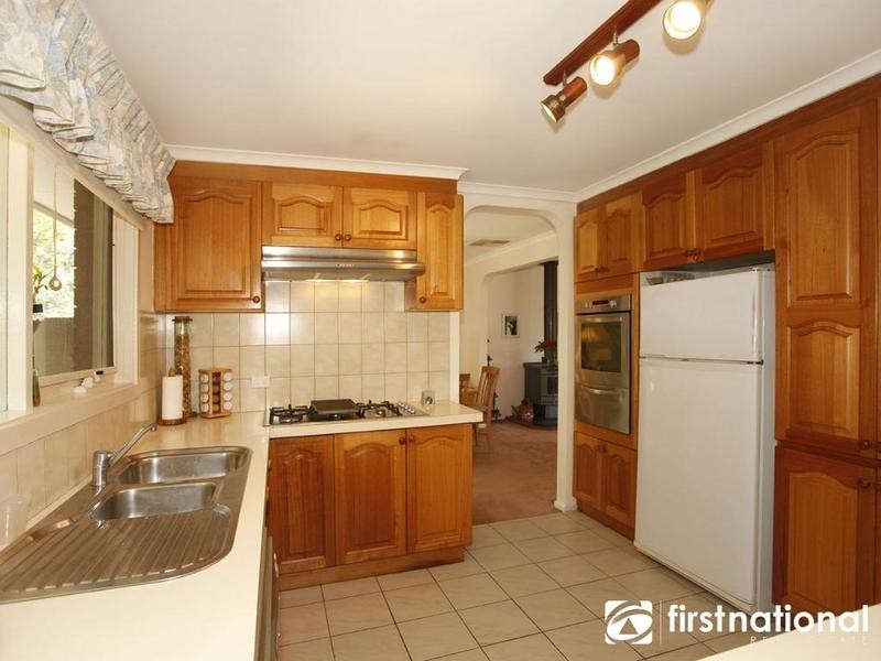 1 Savanna Crt, Berwick VIC 3806