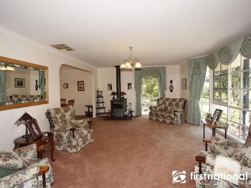 1 Savanna Crt, Berwick VIC 3806