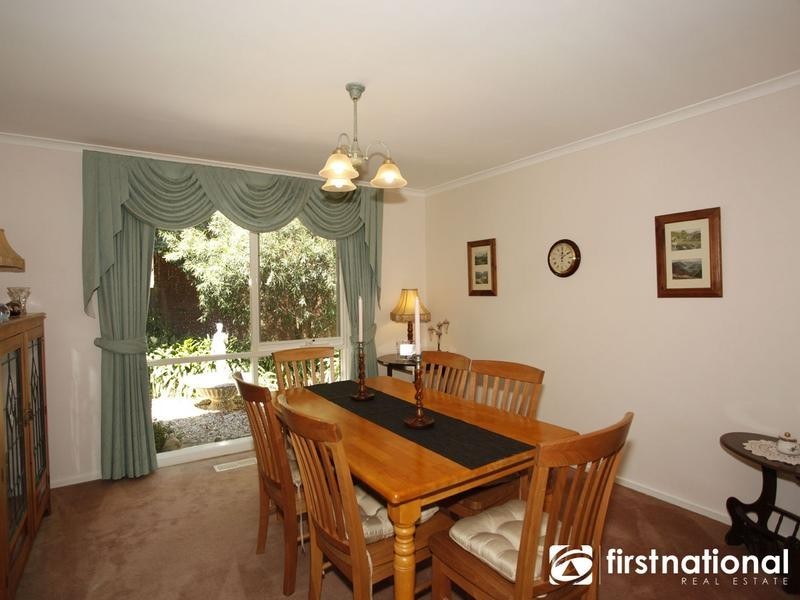 1 Savanna Crt, Berwick VIC 3806