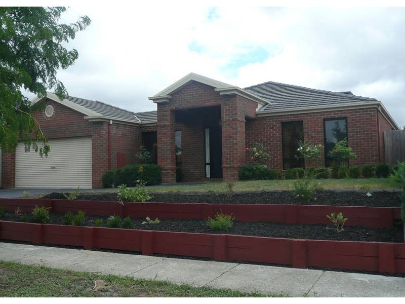 12 Emperor Road, Berwick VIC 3806