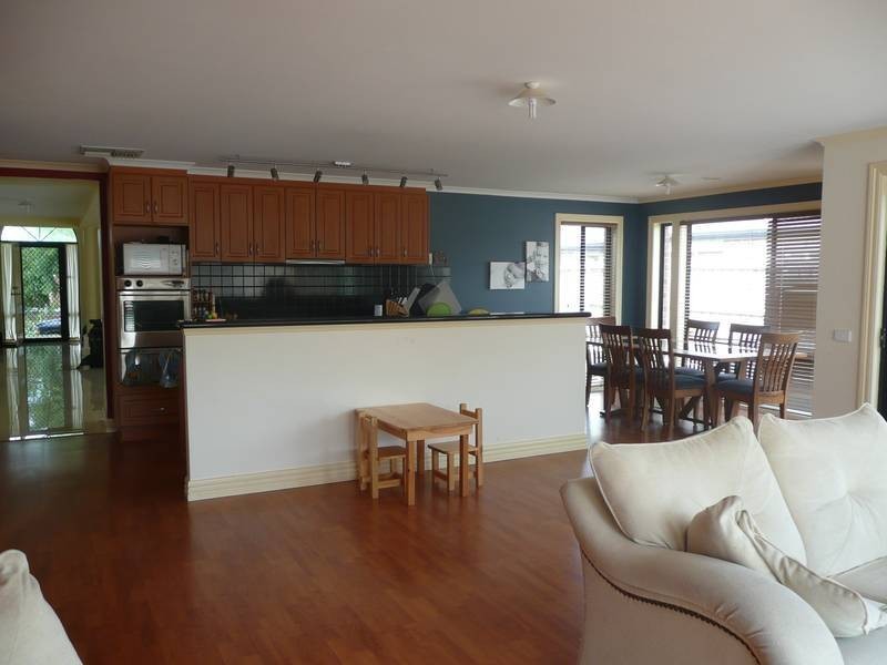 12 Emperor Road, Berwick VIC 3806