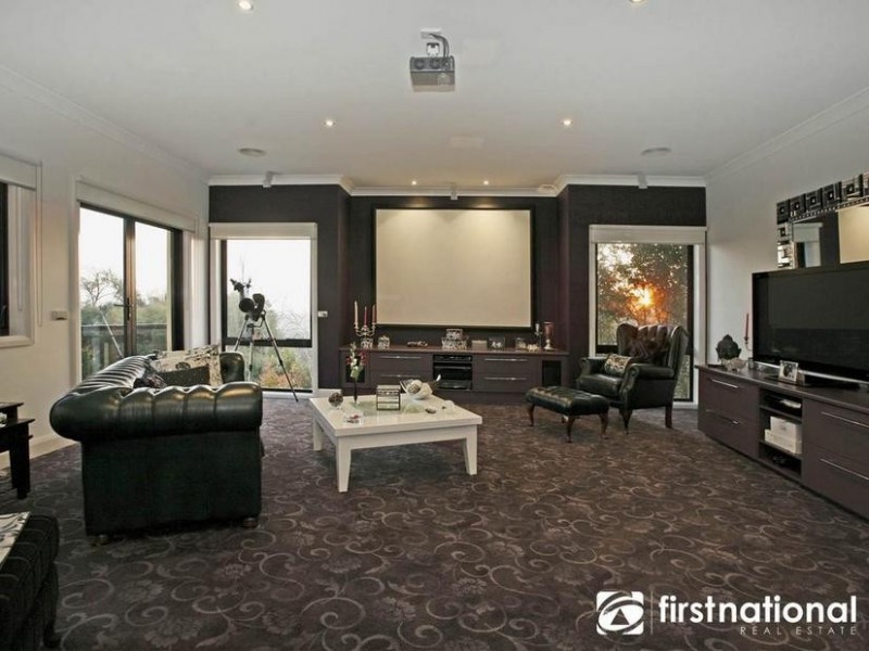 9 Natren Court, Berwick VIC 3806