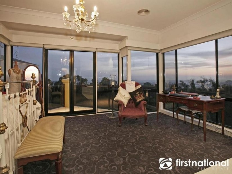 9 Natren Court, Berwick VIC 3806