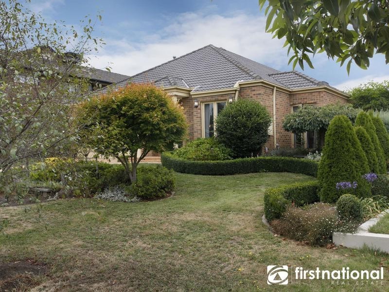 2 Terrace Gardens, Narre Warren South VIC 3805