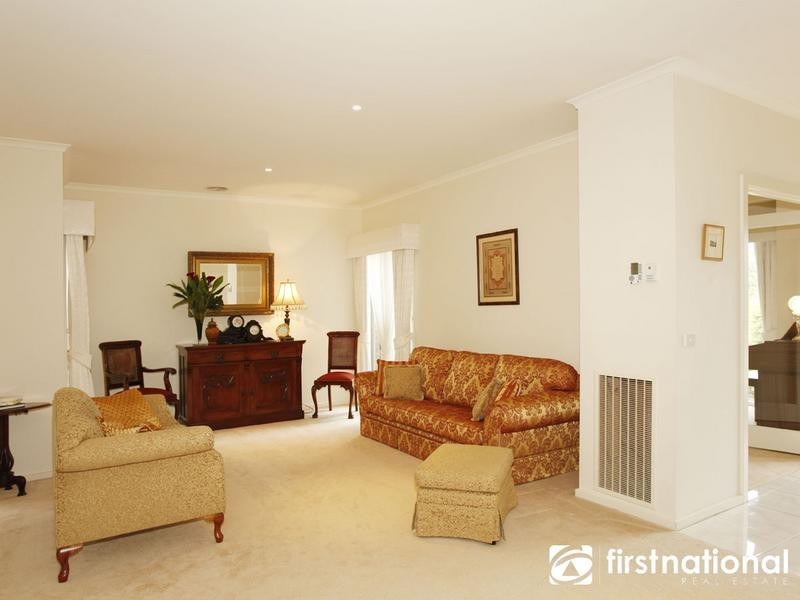 2 Terrace Gardens, Narre Warren South VIC 3805