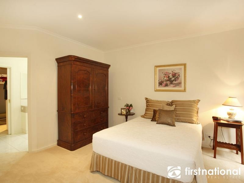 2 Terrace Gardens, Narre Warren South VIC 3805