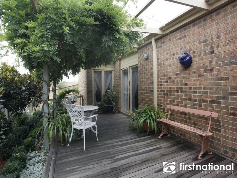 2 Terrace Gardens, Narre Warren South VIC 3805