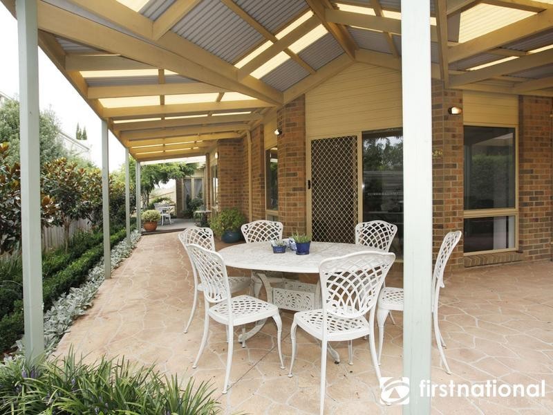 2 Terrace Gardens, Narre Warren South VIC 3805