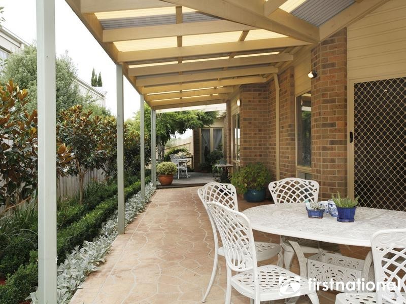 2 Terrace Gardens, Narre Warren South VIC 3805