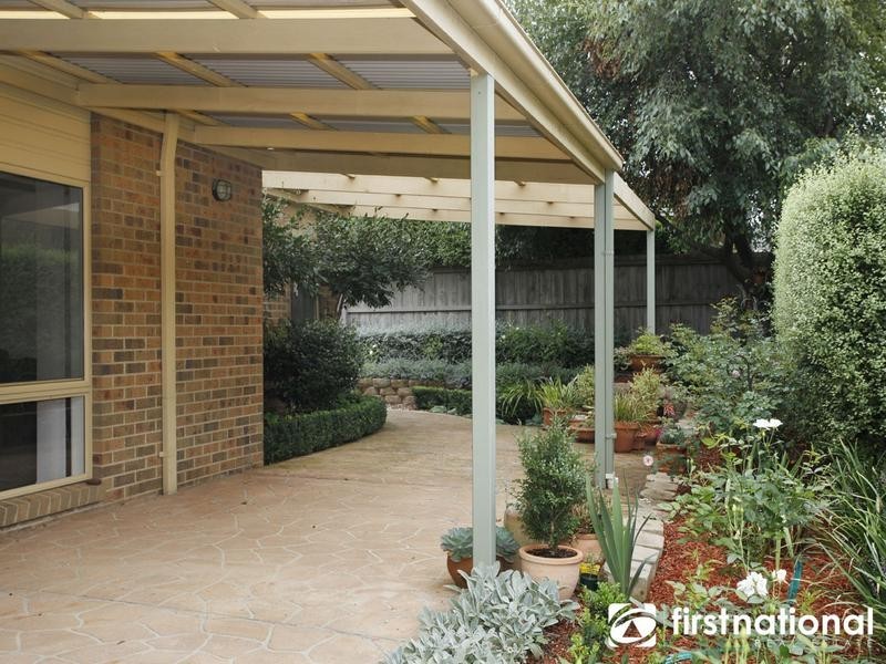 2 Terrace Gardens, Narre Warren South VIC 3805