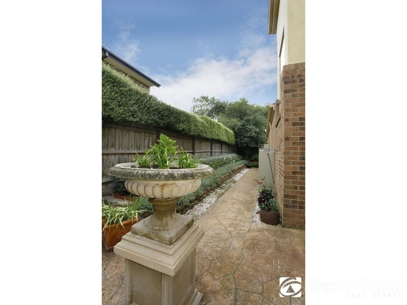 2 Terrace Gardens, Narre Warren South VIC 3805