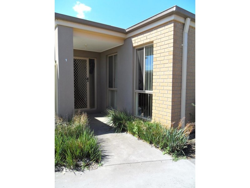 1/6a Iris Place, Pakenham VIC 3810