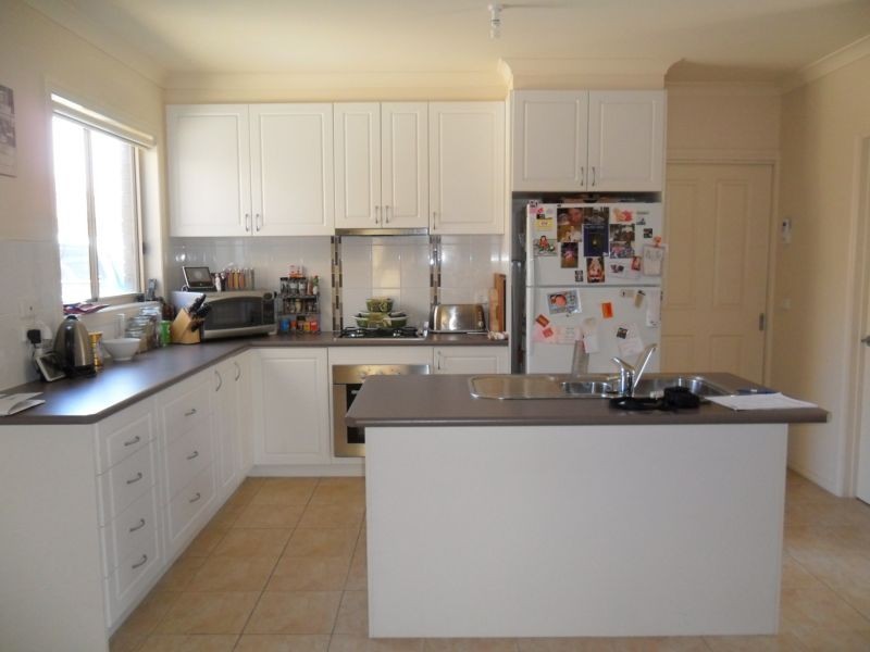 1/6a Iris Place, Pakenham VIC 3810