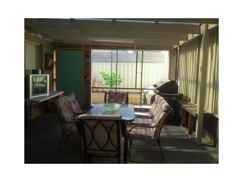 1/6a Iris Place, Pakenham VIC 3810