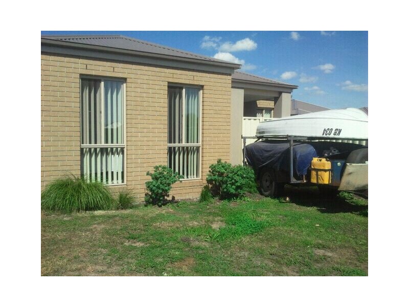 1/6a Iris Place, Pakenham VIC 3810