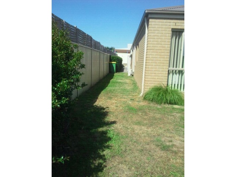 1/6a Iris Place, Pakenham VIC 3810