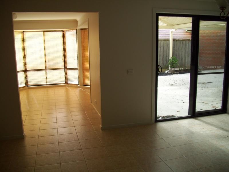 76 Kingston Avenue, Narre Warren South VIC 3805