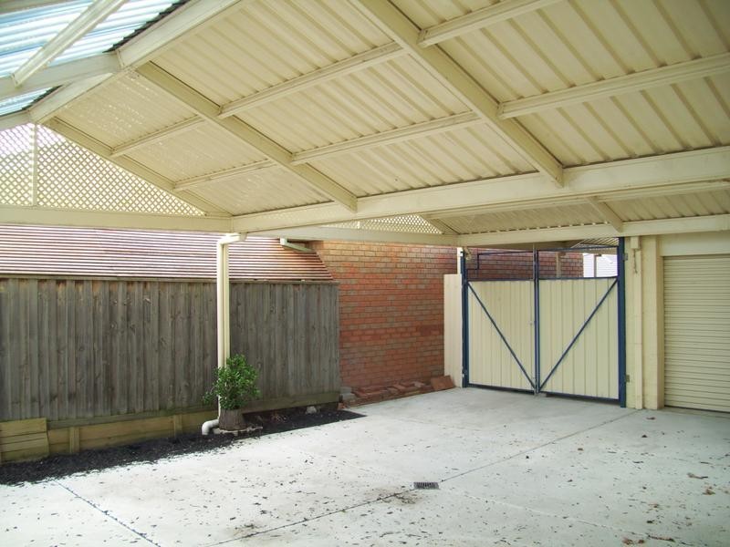 76 Kingston Avenue, Narre Warren South VIC 3805