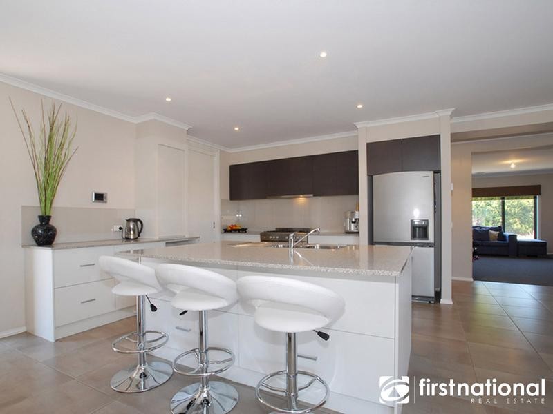 8 Alfred Close, Narre Warren North VIC 3804