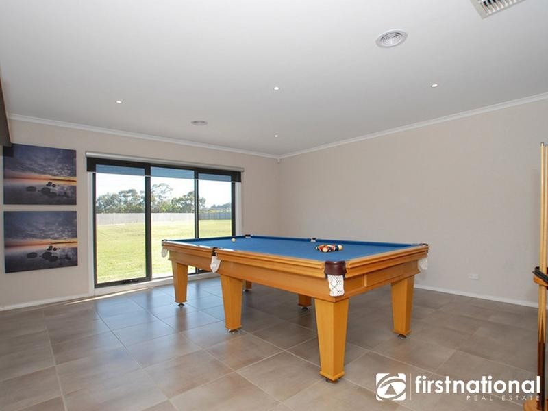 8 Alfred Close, Narre Warren North VIC 3804