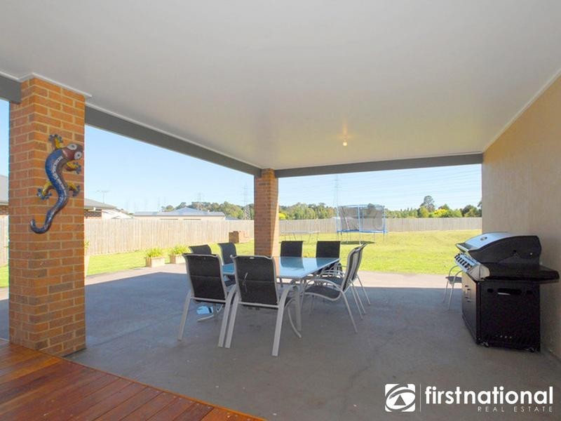 8 Alfred Close, Narre Warren North VIC 3804