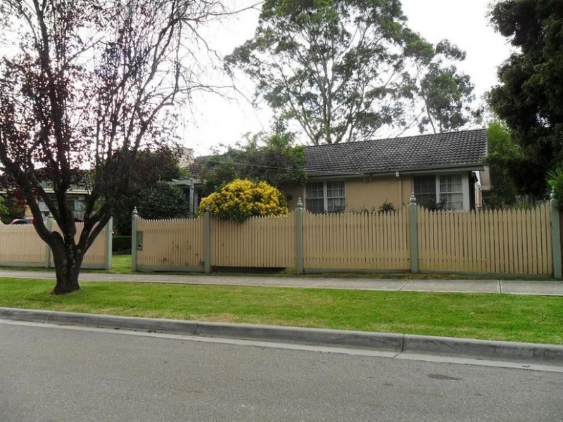 14 Hazeldene Court, Berwick VIC 3806