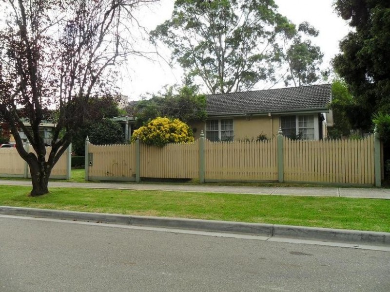 14 Hazeldene Court, Berwick VIC 3806