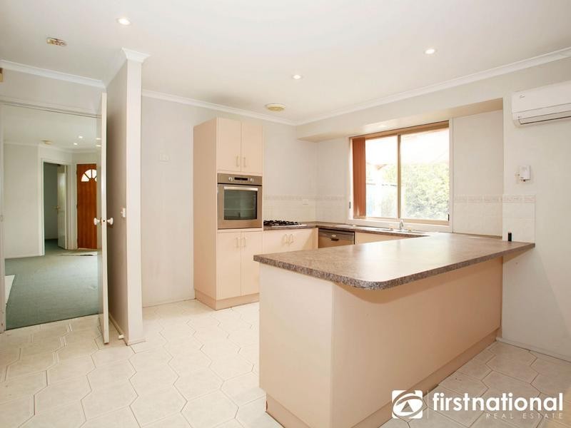 11 Wilmott Close, Berwick VIC 3806