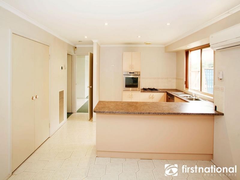11 Wilmott Close, Berwick VIC 3806