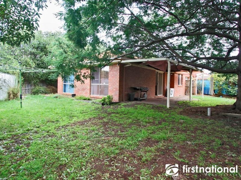 11 Wilmott Close, Berwick VIC 3806