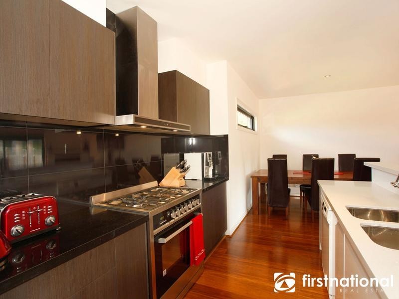 2/116 Brisbane Street, Berwick VIC 3806