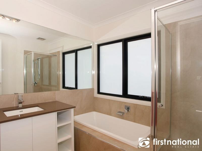 2/116 Brisbane Street, Berwick VIC 3806