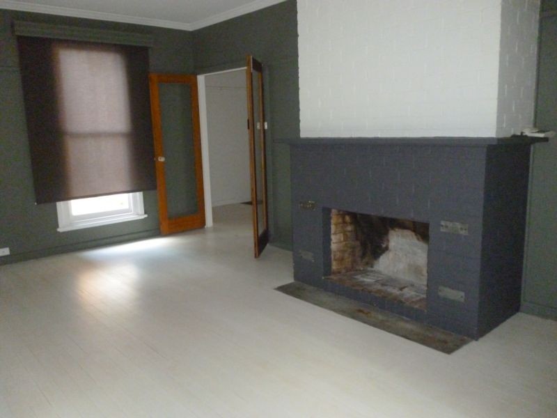 6 Roundhay Court, Berwick VIC 3806