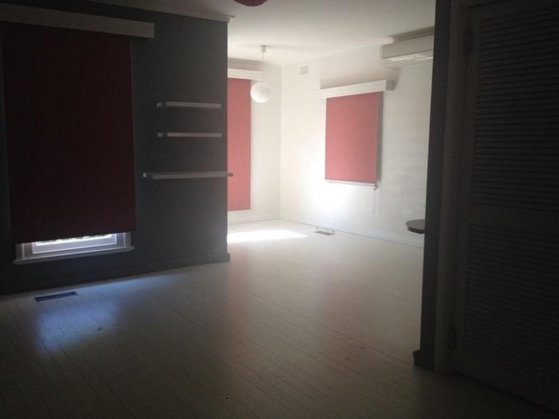 6 Roundhay Court, Berwick VIC 3806