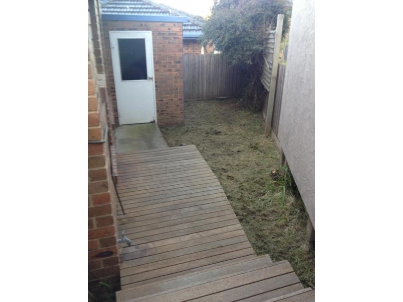 2/5 Camley Close, Berwick VIC 3806